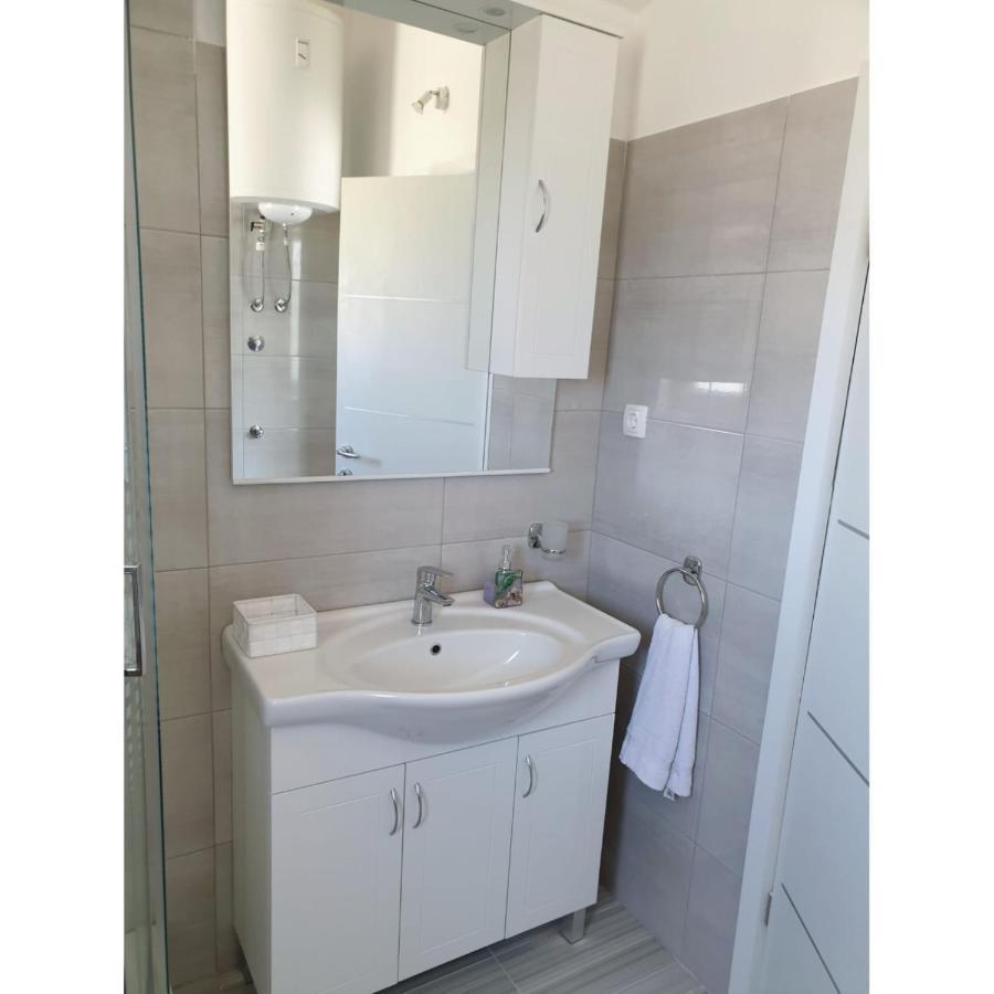 Apartment Mate4 Bibinje Bagian luar foto